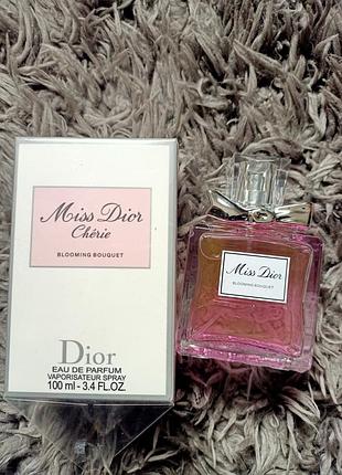 Dior miss dior cherie blooming bouquet
туалетна вода 100мл