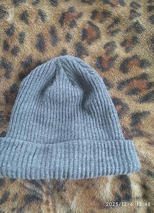 Шапка жіноча