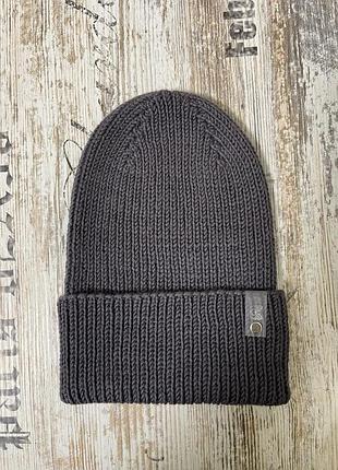 Вязаная шапка с отворотом из мериносовой шерсти ручной работы