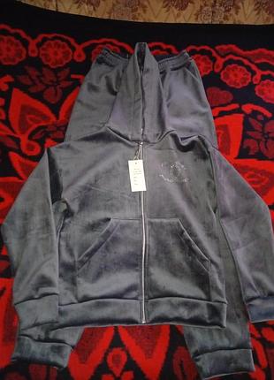 Шикарный костюм, королевский велюр.