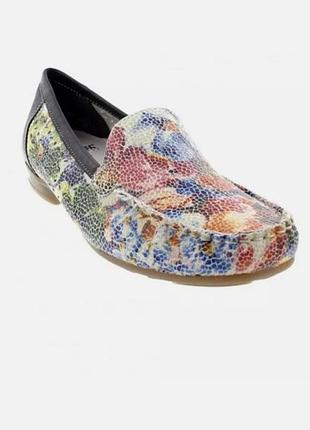 Кожаные  туфли с перфорацией в цветочный принт от rieker, лазерная кожа  40-41 размер