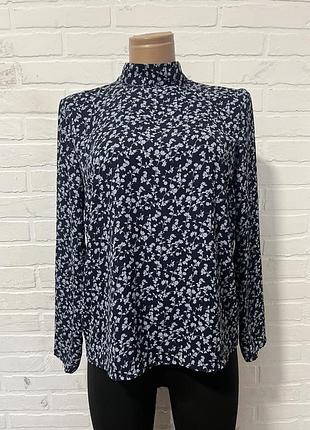 Жіноча блузка блуза в квітковий принт