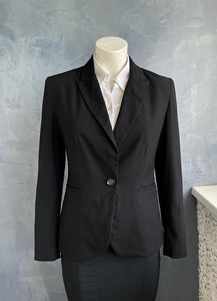 Чорний класичний піджак zara