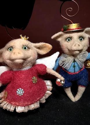 Валяные игрушки на елку валяное поросьтко свинка из шерсти