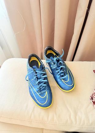 Копачки/бутси/взуття на футбол