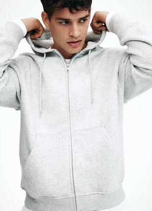 H&m сіре зіп худі, на флісі, без зайвих деталей. чудово тримає форму.
