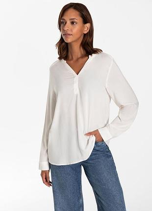 Очень красивая классическая блузка