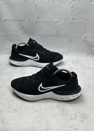 Жіночі чорні спортивні кросівки nike renew