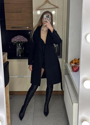 Стильное шерстяное итальянское длинное пальто на запах с поясом