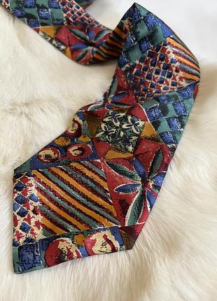 Дивовижна краватка