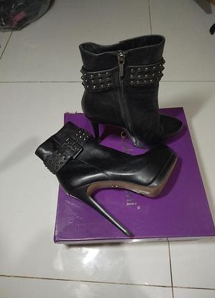 Обувь на каблуке