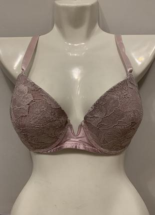 Бюстгальтер великого розміру