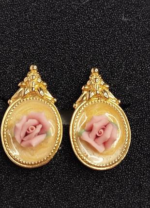 Винтажные клипсы avon