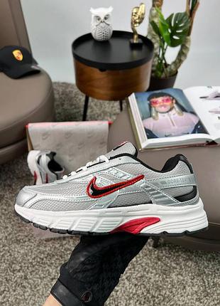 Nike initiator w silver red