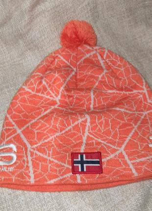 Якісна тепла шапка , у складі вовна