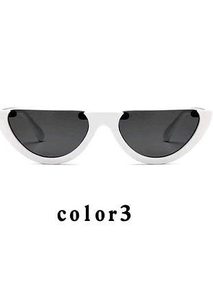 Стильные солнцезащитные очки с обрезанной оправой белый