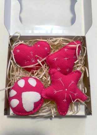 Игрушки для котиков новогодние