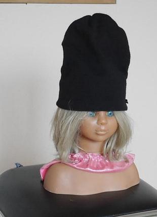 Шапка черная размер xl на размер 50-64. высота-24 см