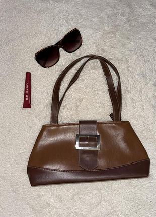 Коричнева сумочка