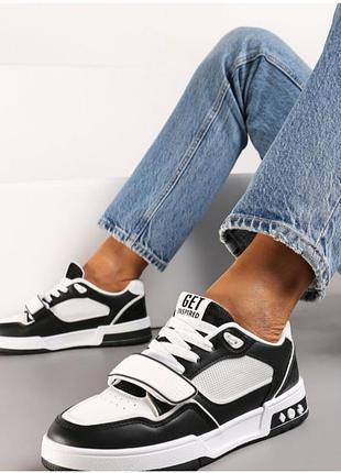 Кроссовки черно белые 3839р