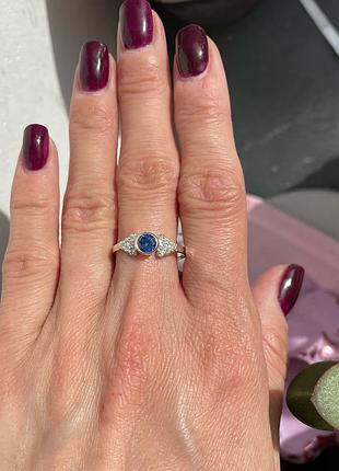 Кольцо серебряное с голубым фианитом