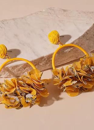 Сережки ефектні квіткова легкість