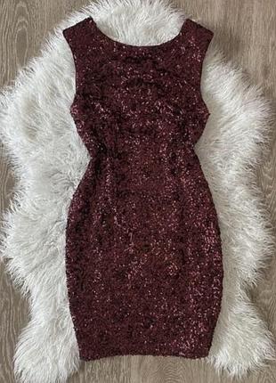 Платье по фигуре бордо нарядное на новый год
