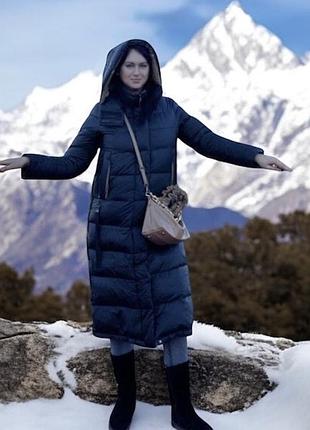 Жіночий пуховик довгий