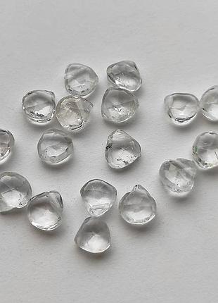 Белый топаз - подвески