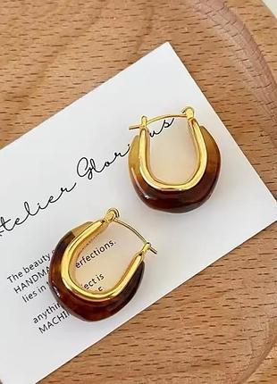 Серьги с геометрическим дизайном