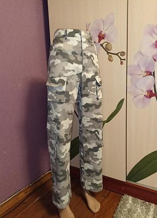 Фирменные, камуфляжные брючки!!