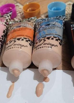 Тональный крем. четыре тона.