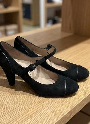 Женские кожаные туфли на каблуке
