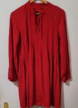 Платье красное вискозное миди с защипами и длинными рукавами  размер м