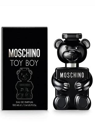 Moschino toy boy
