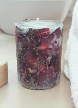 Трояндова мелодія - свічка з бордовими пелюстками троянди, 9*6,5 см, 35 годин горіння, з ароматом сандал