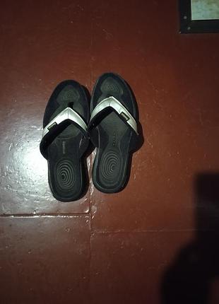 Шлепки - сланцы бренда reebok.
стелька 25 см