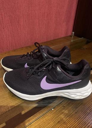 Брендові кросівки для бігу nike revolution