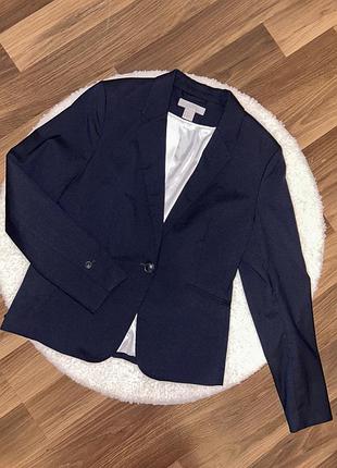 Жіночий піджак