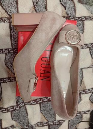 Жіночі туфлі