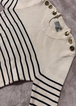 Жіноча кофтинка