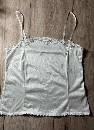 Нежный эстетичный женский топ белого оттенка с изящным кружевом и миловидными бантиками coquette lolkta y2k