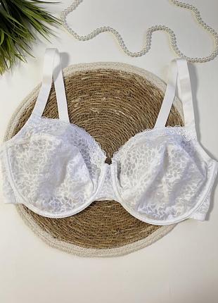 Бюстгальтер красивий