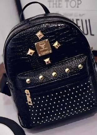 Женский рюкзак лаковый городской маленький повседневный черный прогулочный мини стильный молодежный