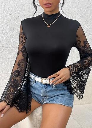 Кофточка с кружевными широкими рукавами magelite