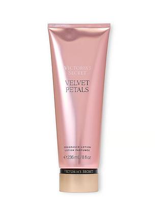 Парфюмированный лосьон victoria's secret velvet petals 236 мл