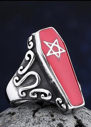 Кольцо серебристое coffin красный звезда печатка , нержавеющая сталь 20мм