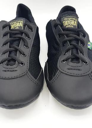 Кросівки для танців