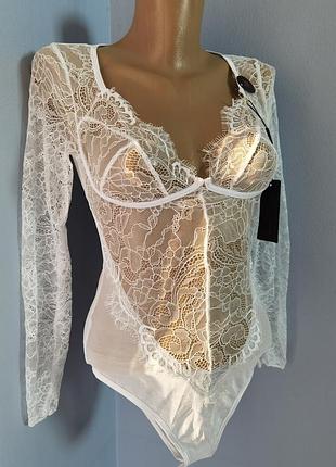 Брендовый тонкий с кружевом боди комбидресс размера m