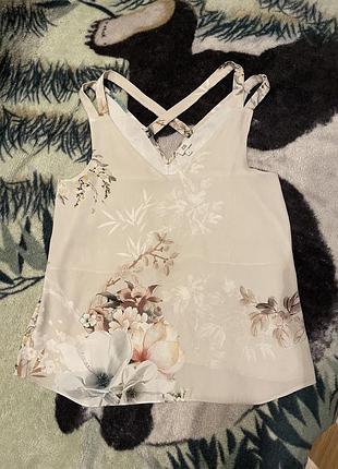 Майка на широких брителях